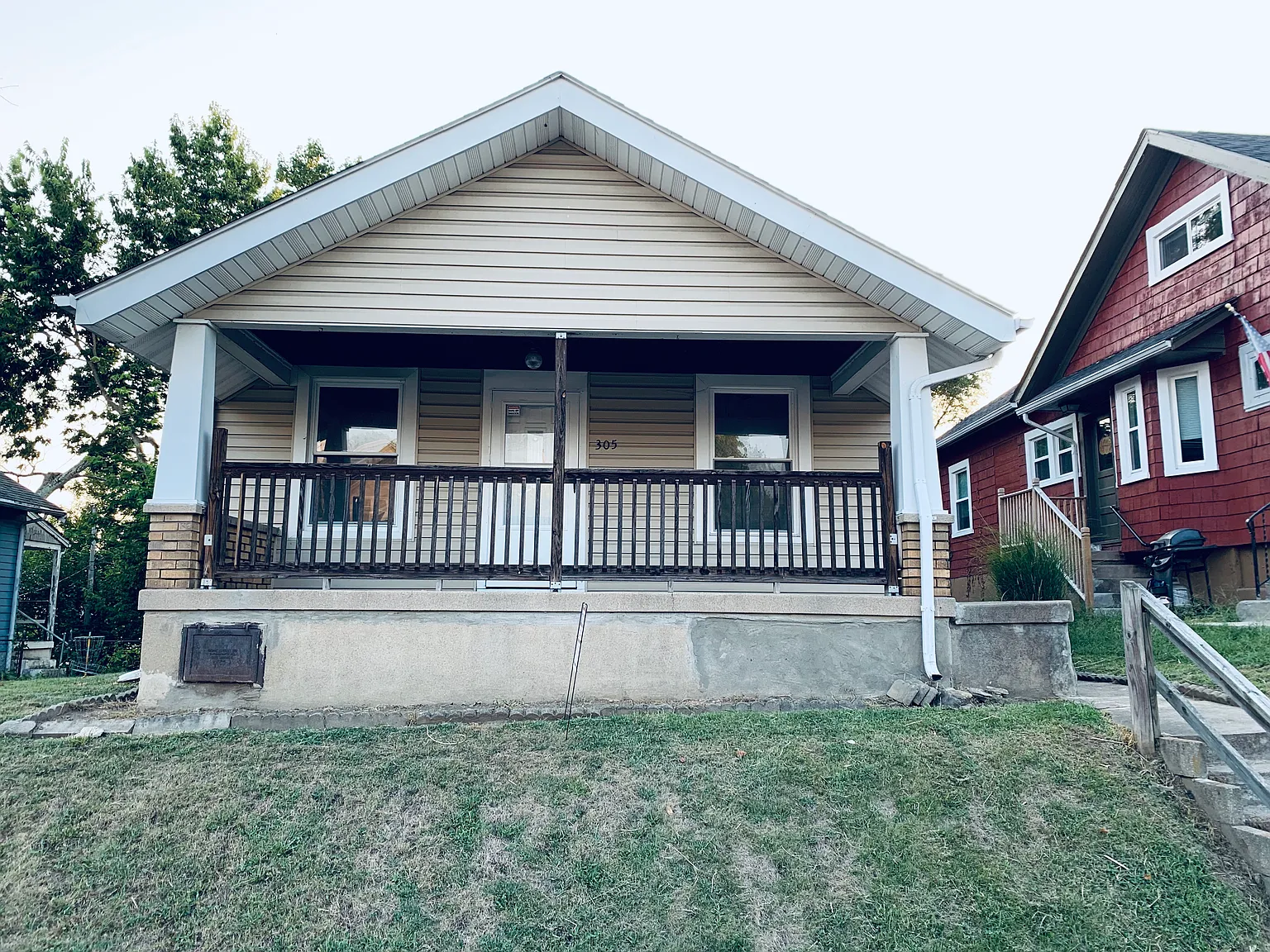 305 N East St photo 1
