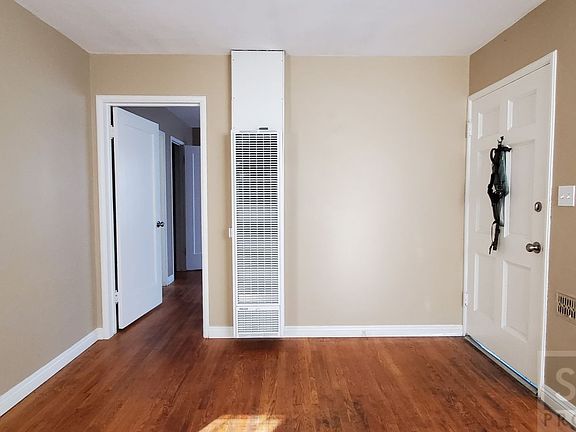4th image of 300 W Chapel St #115 & 119
