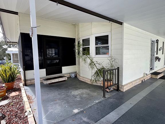 4th image of 608 Hickory Hl