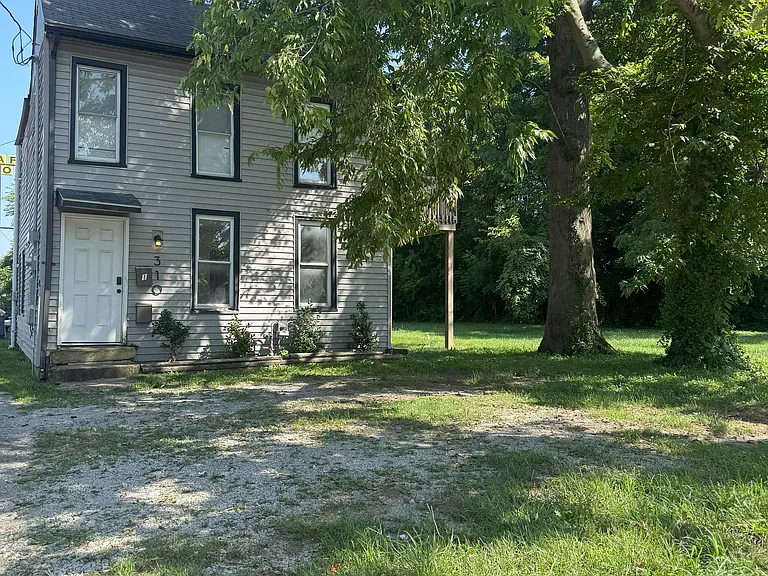 310 W Market St — Photo 2