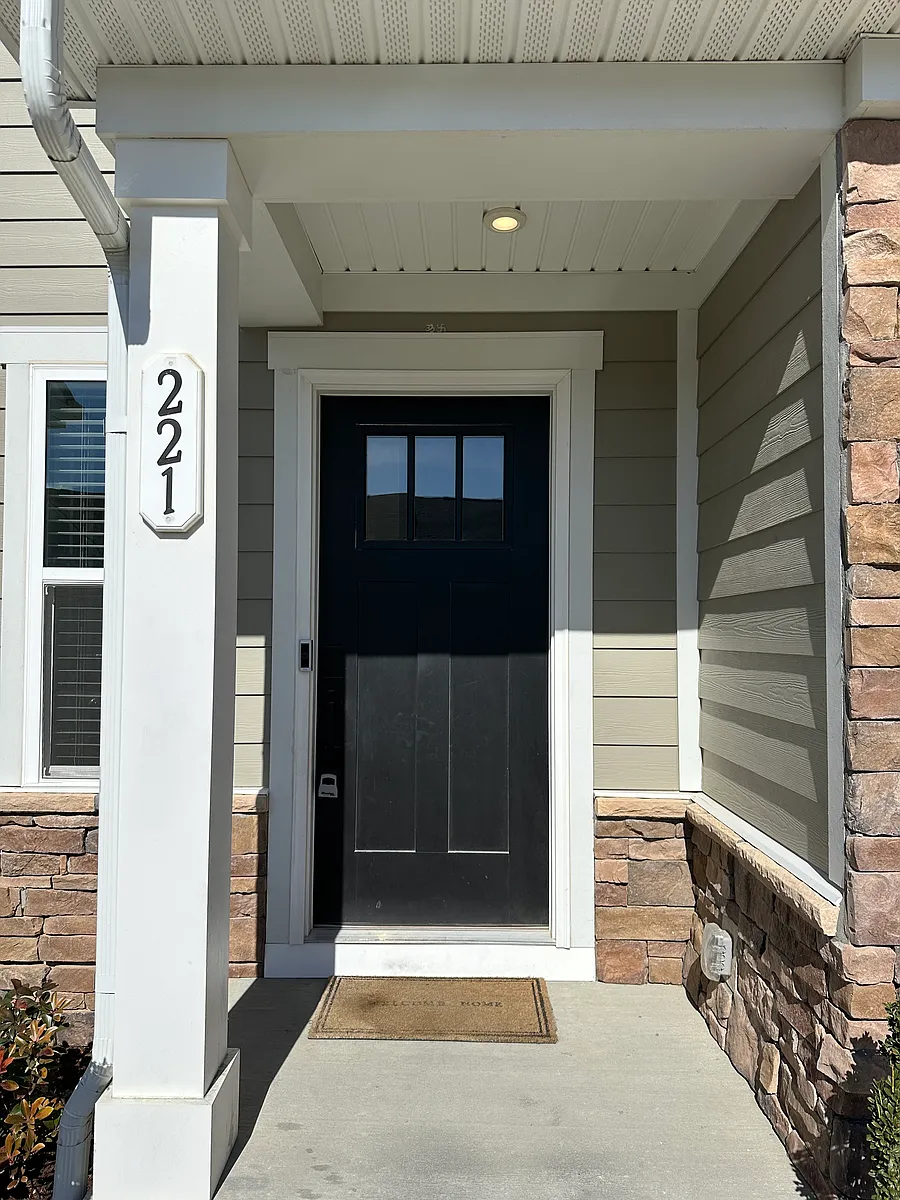 Building Photo - 221 Pryor Dr