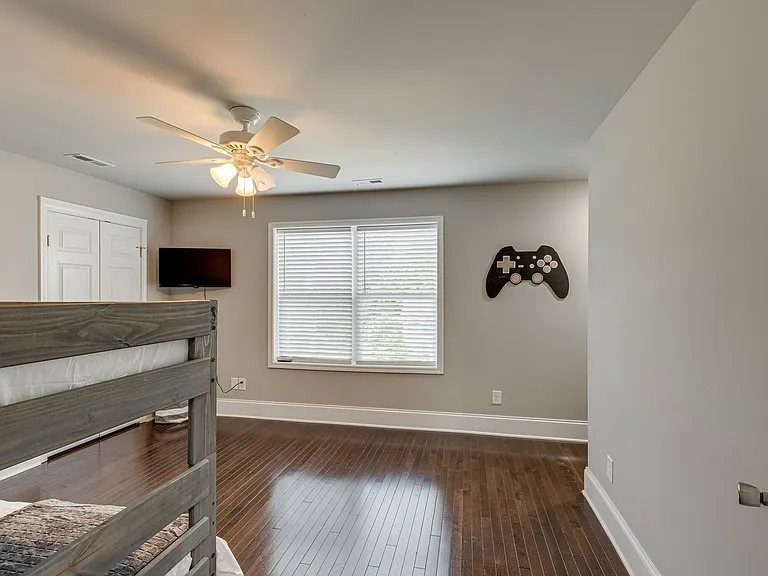 448 Caldwell Dr — Photo 15