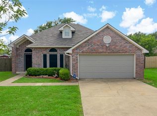 704 Creekside Dr, Mesquite, TX 75181