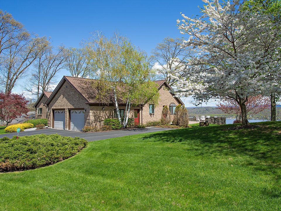 1st image of 8 Osprey Hill Dr