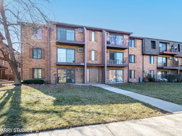 720 N Briar Hill Ln Unit 5, Addison, IL 60101