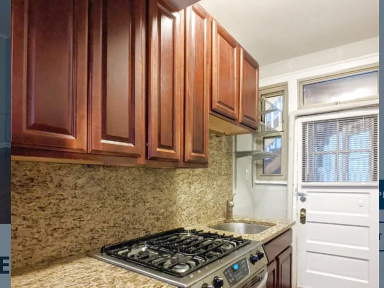 550 W Surf St #546-G — Photo 4