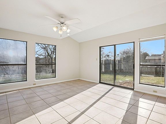 3rd image of 141 Ridgecrest Rd