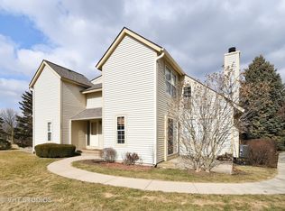 904 Bidwell Dr, Gurnee, IL 60031