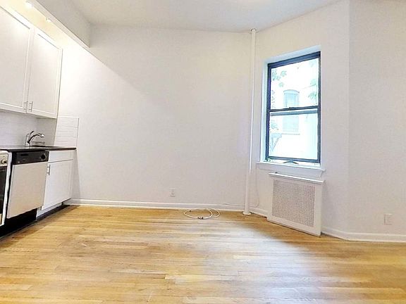 3rd image of 1441 York Ave #4NR
