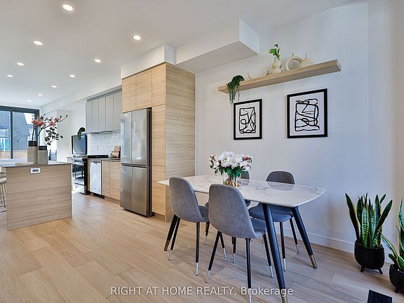 5th image of 11 Merrill Ave W #W