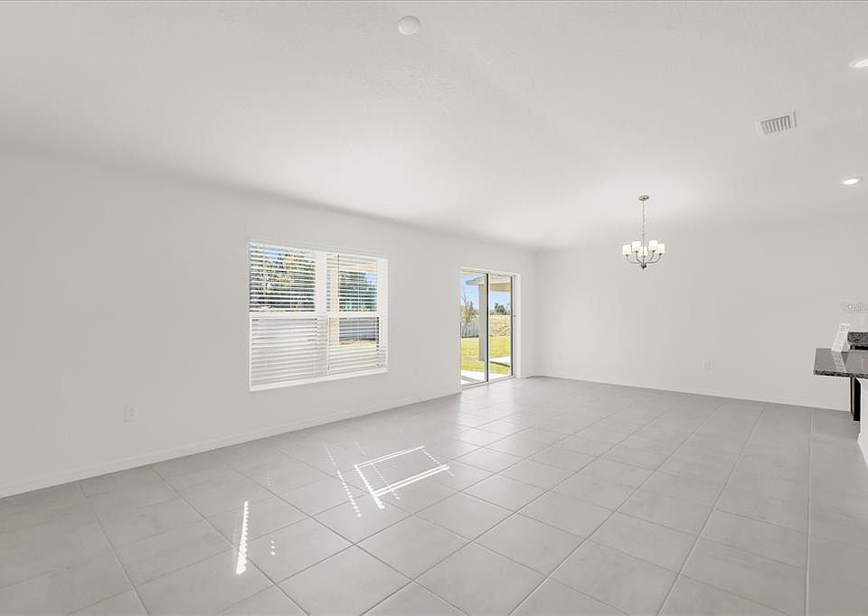 1st image of 216 RIVERMILL WAY