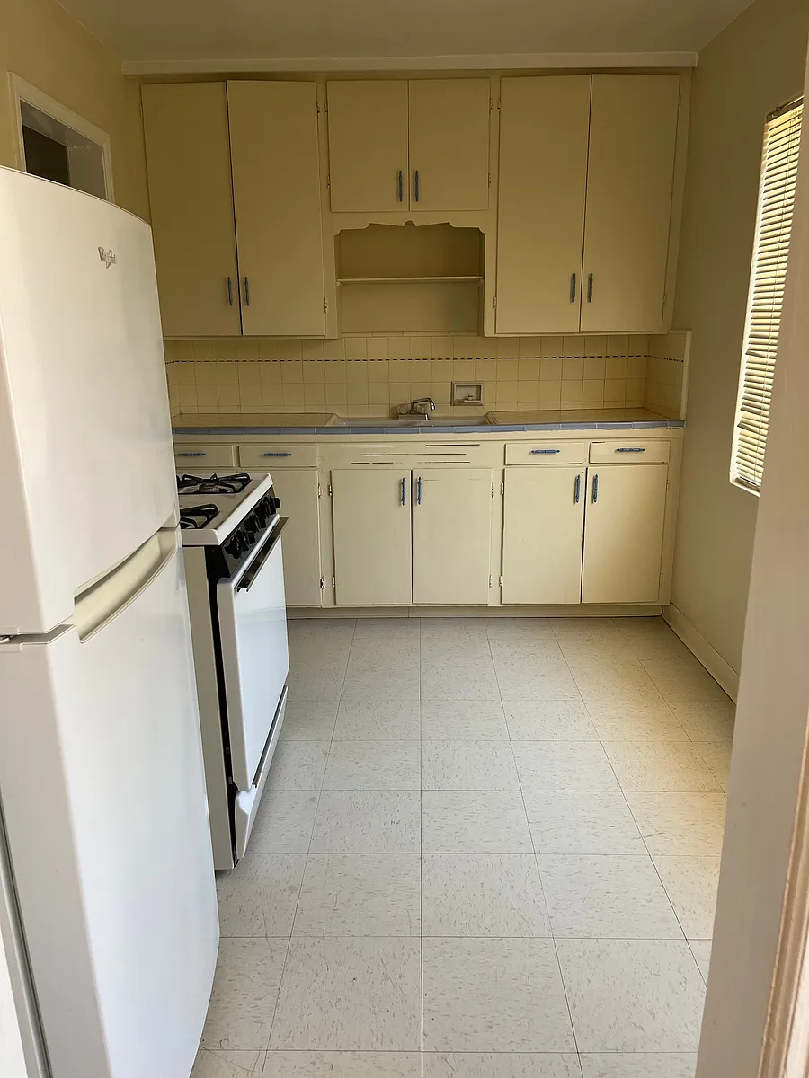 Kitchen - 2730 E Linden St