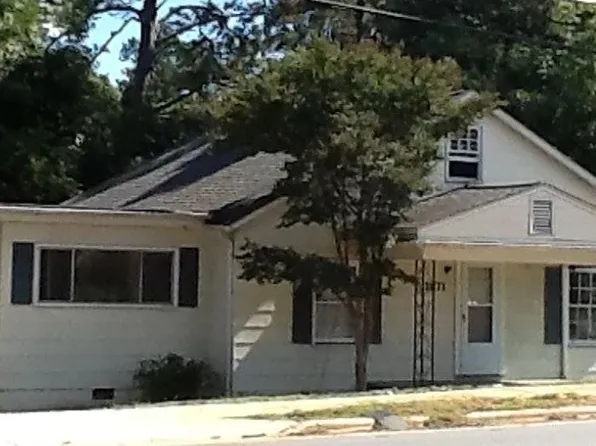 1871 Merritt Dr, Greensboro, NC 27407