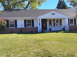 1712 Chantilly Dr, Maumee, OH 43537