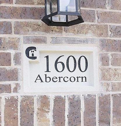 2nd image of 1600 Abercorn Ln
