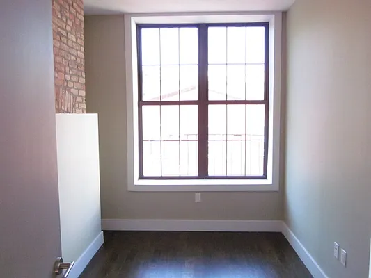 Rented by Full Time Management | media 17