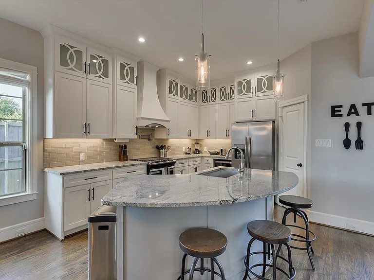 4713 Highgate Ln — Photo 13