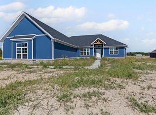 7082 Springborn Rd, China, MI 48054