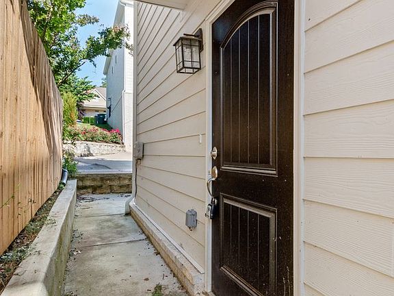 4th image of 530 N Highland Ave #2