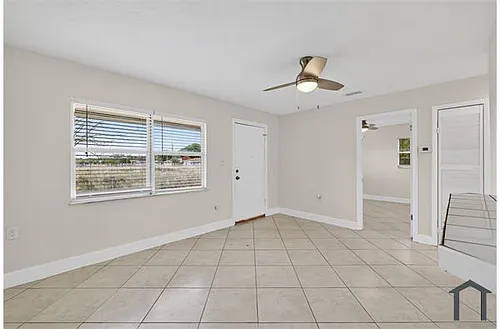 1209 Avenue I #B Photo 1