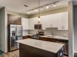 454 W Grand Ave #404, Chicago, IL 60642