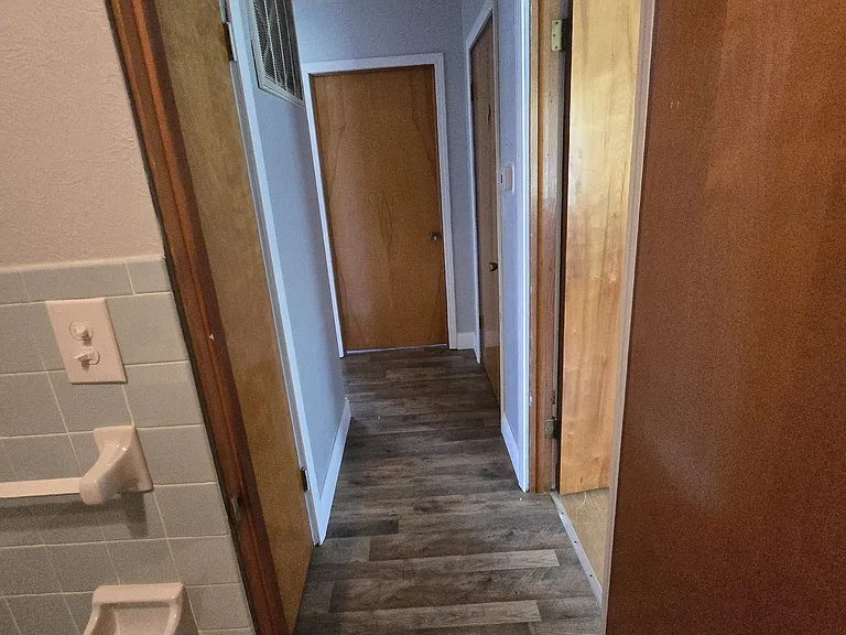 715 W Broadway St — Photo 13