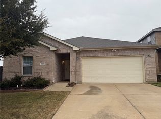 909 Bee Creek Ln, Fort Worth, TX 76120