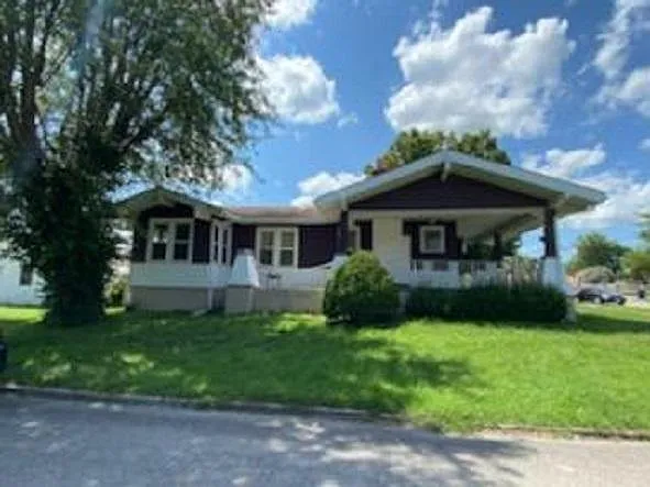 3 bed, 1360 sqft, $1,200 — Photo 2