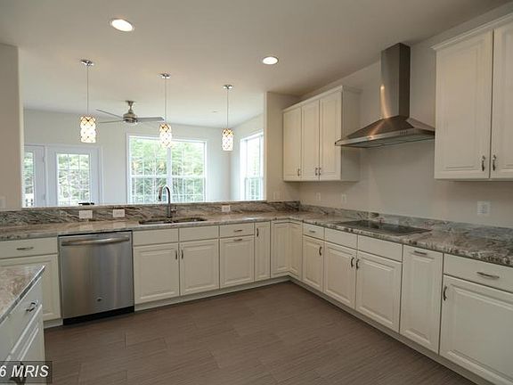 5th image of 8090 Amberleigh Pl