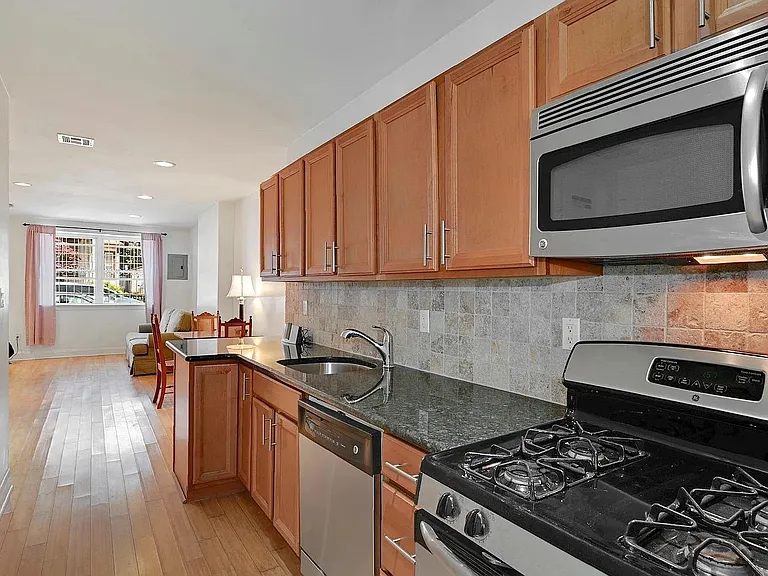 15 Magnolia Ave #1 — Photo 8