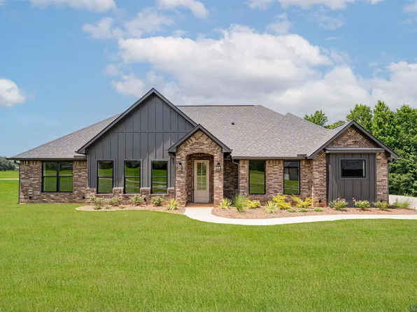 379 Brooks, Gladewater, TX 75647