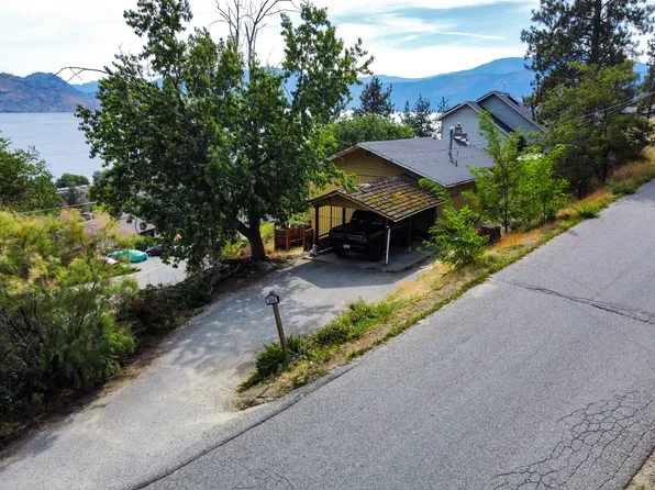 3960 Desert Pines Ave, Peachland, BC V0H 1X2
