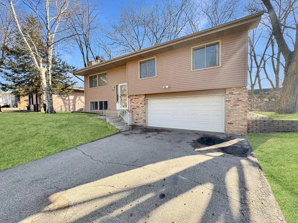 9233 59th Ave N, New Hope, MN 55428