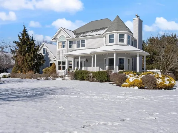 15 Kingfish Ct, Riverhead, NY 11901