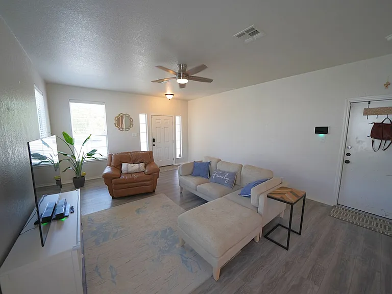740 Fountain Gate — Photo 10