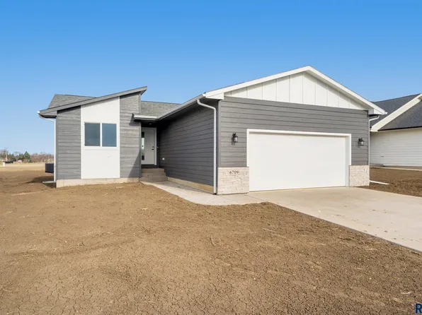 6709 W Viola Ct, Sioux Falls, SD 57110
