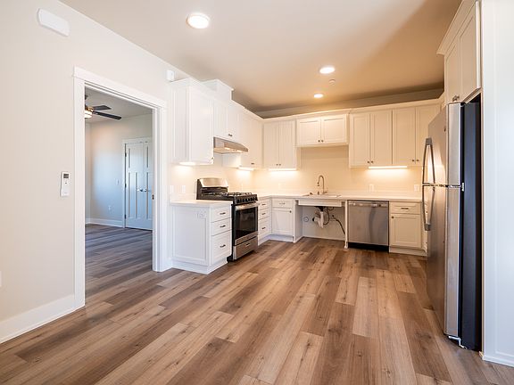 3rd image of 120 Richardson St #3