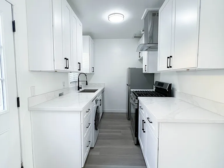 1506 1/2 Maple St #1506 — Photo 27
