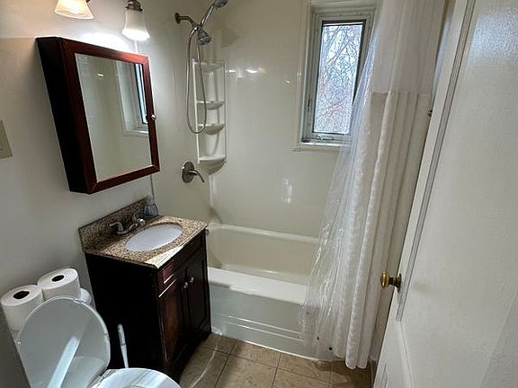 5th image of 10311 Montrose Ave APT 201