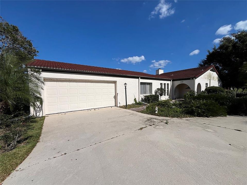 1st image of 559 CLUBHOUSE DRIVE