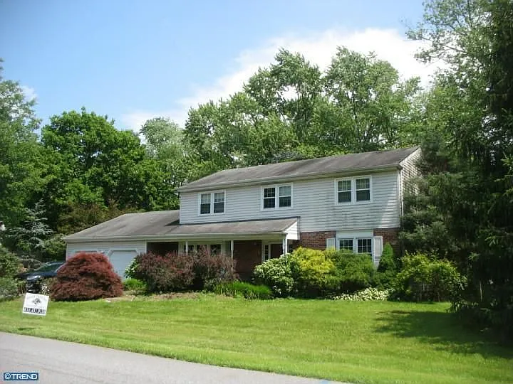 272 Pond Dr photo 1