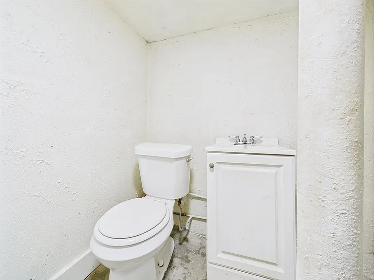 3311 Jackson Ave — Photo 12