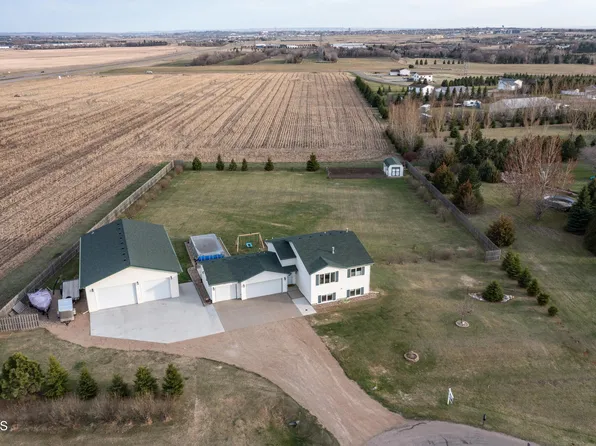 1001 Sunflower Dr, Bismarck, ND 58503