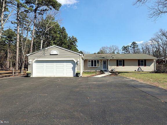 3rd image of 66 Summit Dr