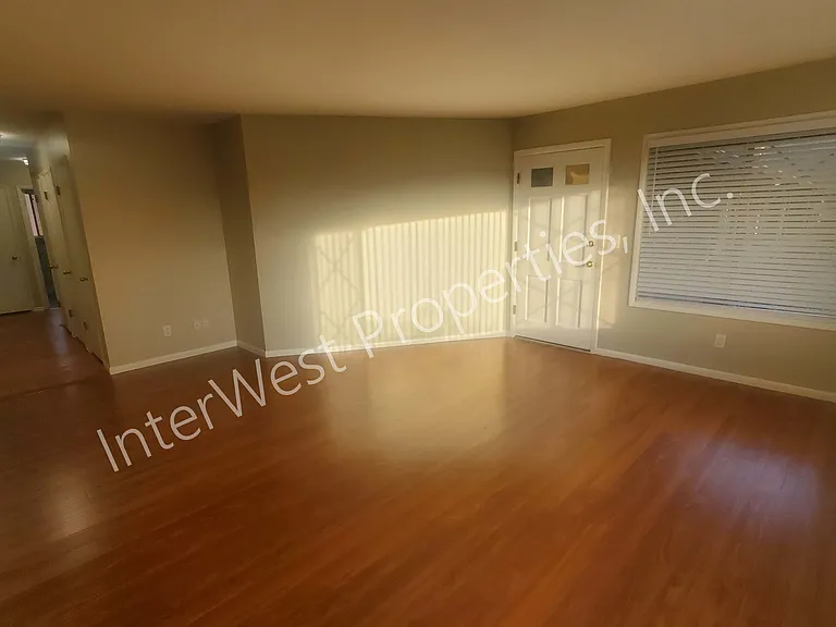 10 E Avenue A #A — Photo 18