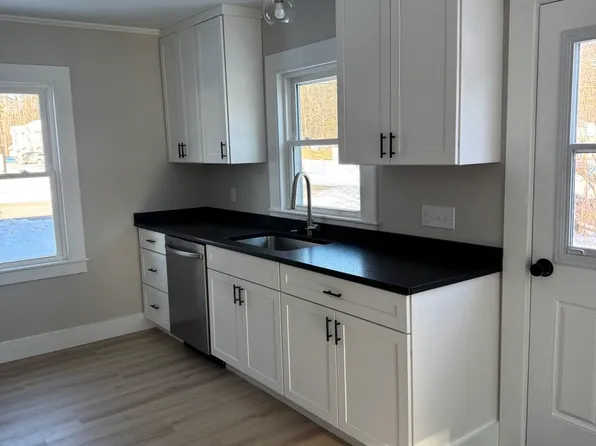 290 Squantum Rd, Jaffrey, NH 03452