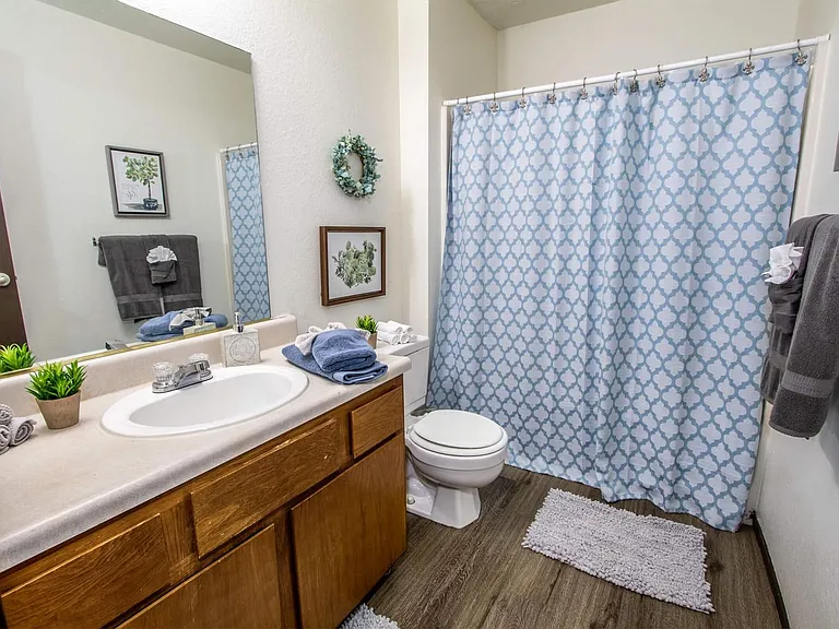 ONE MONTH FREE! APPLY FREE! VIRTUAL TOURS! — Photo 29
