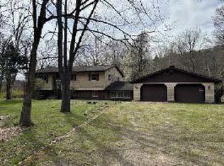 2754 Evergreen Dr, Clarks Summit, PA 18411