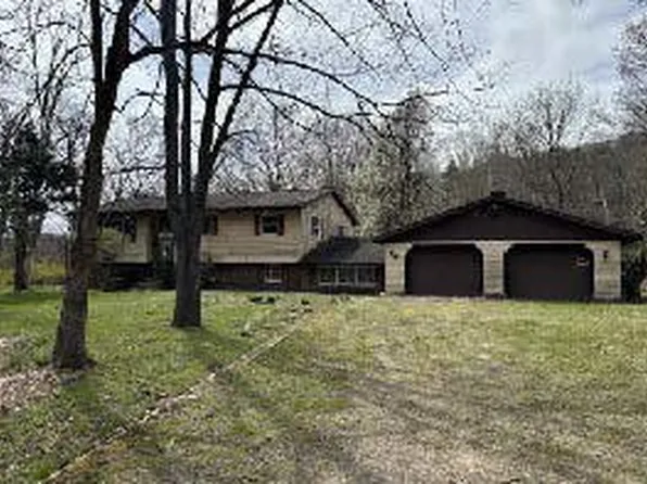 2754 Evergreen Dr, Clarks Summit, PA 18411