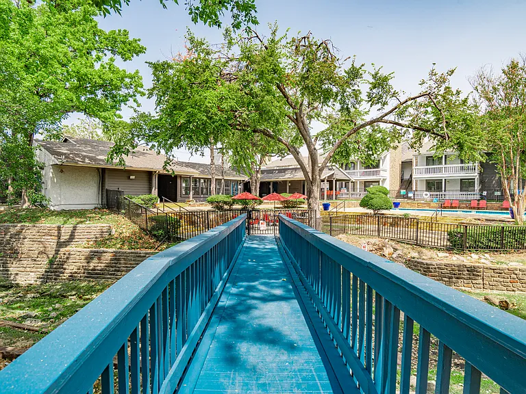 Riverwalk Apartments — Photo 16